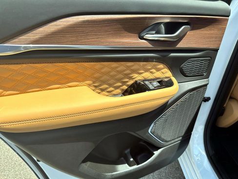 Used 2023 Jeep Grand Cherokee Summit image 9