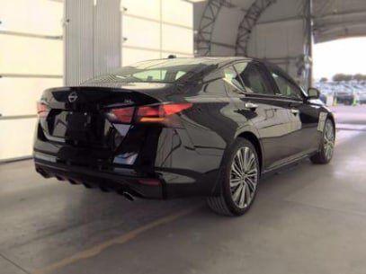 Used 2025 Nissan Altima 2.5 SL FWD image 5