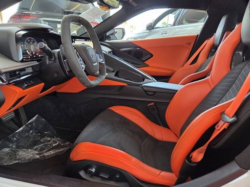 Used 2025 Chevrolet Corvette Stingray Premium Cpe w/ Z51 Performance Package RWD image 13