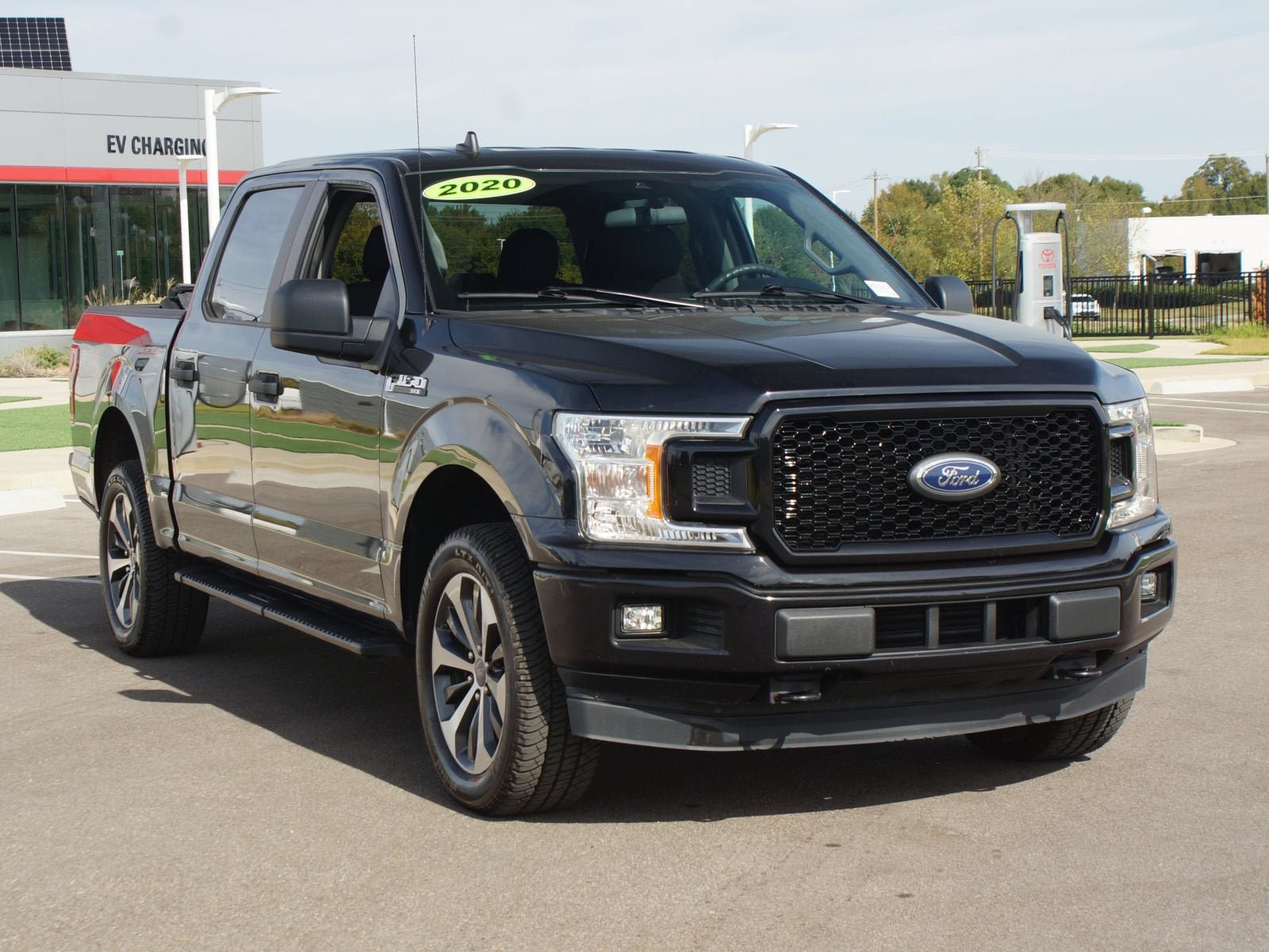 Used 2020 Ford F150 XL w/ Equipment Group 101A Mid AWD/4WD image 2