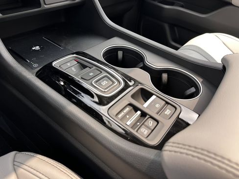 New 2025 Honda Pilot Touring image 33