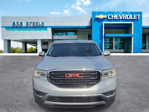 Used 2017 GMC Acadia SLE FWD image 2