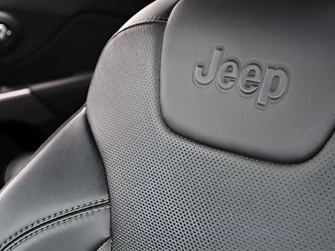 Used 2022 Jeep Cherokee Latitude Lux AWD/4WD image 15