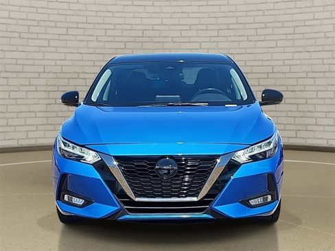 Used 2022 Nissan Sentra SR w/ Lighting Package image 2