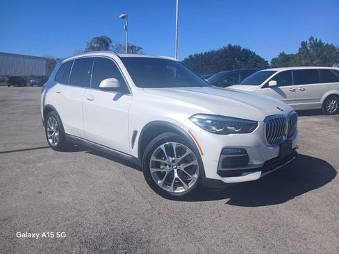 Used 2019 BMW X5 xDrive40i w/ Premium Package 2 image 2