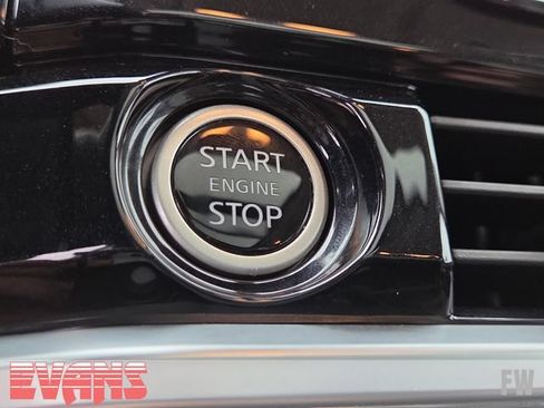 Used 2023 Nissan Pathfinder Platinum AWD/4WD image 5