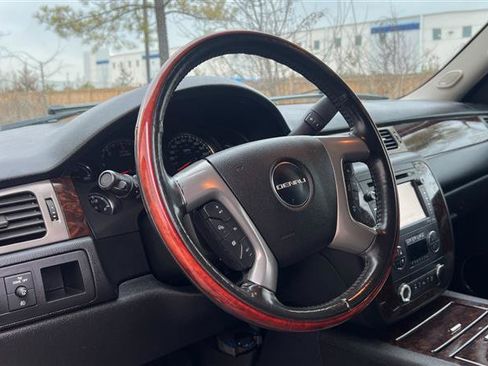 Used 2013 GMC Yukon Denali AWD/4WD image 29