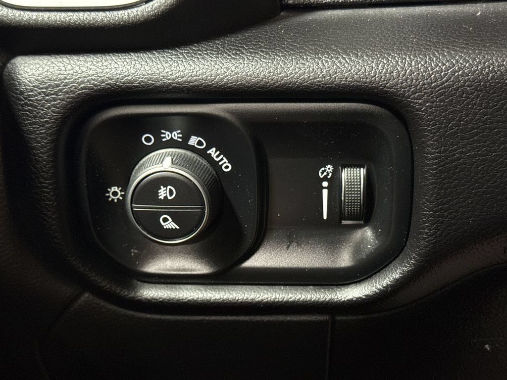 Used 2024 RAM 2500 Big Horn AWD/4WD image 18
