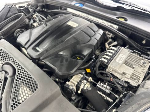 Used 2020 Porsche Macan Turbo AWD/4WD image 76