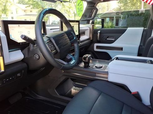 Used 2024 GMC Hummer EV 2X w/ Extreme Off-Road Package AWD/4WD image 13