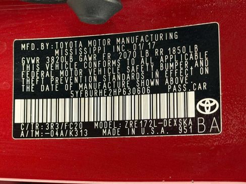 Used 2017 Toyota Corolla SE w/ SE Premium Package FWD image 26