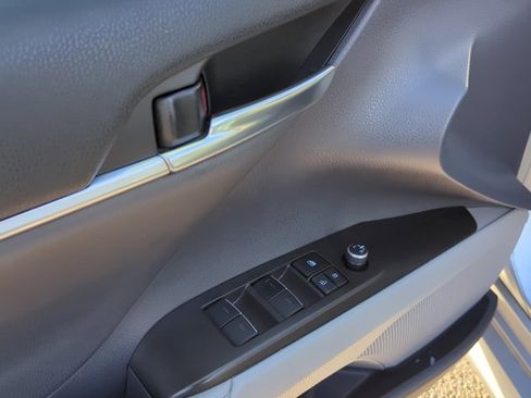 Certified 2022 Toyota Camry XLE FWD image 8