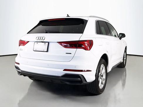 Certified 2025 Audi Q3 2.0T Premium w/ Convenience Package AWD/4WD image 7