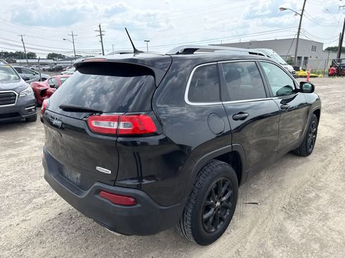 Used 2015 Jeep Cherokee Latitude w/ Cold Weather Group AWD/4WD image 3