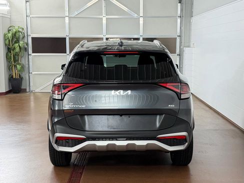 Used 2023 Kia Sportage EX image 4