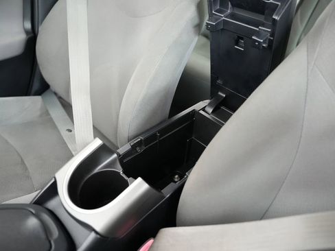 Used 2012 Toyota Prius Three image 31