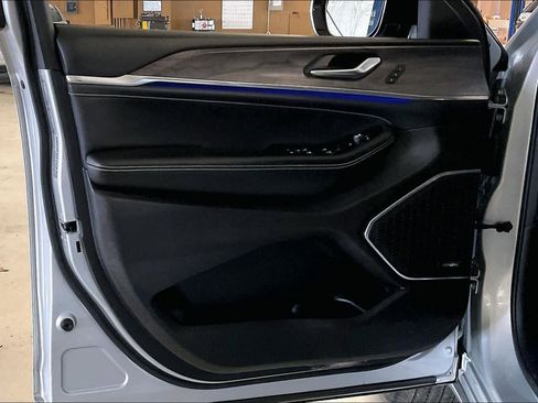 Used 2022 Jeep Grand Cherokee Overland image 21