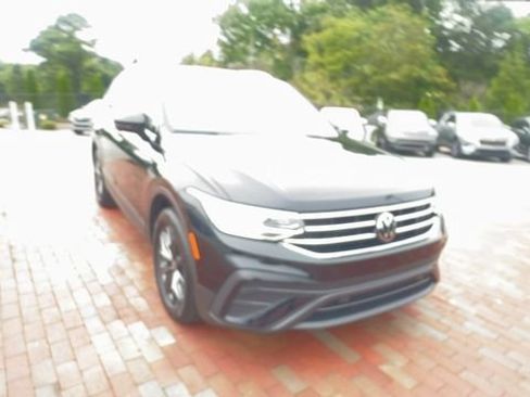 Used 2023 Volkswagen Tiguan SE FWD image 5