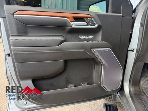 Used 2023 GMC Sierra 1500 Denali w/ Denali Reserve Package AWD/4WD image 11