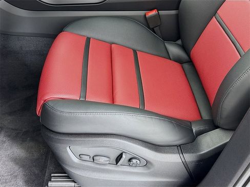 New 2026 Porsche Cayenne S image 13