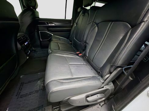 Used 2024 Jeep Wagoneer L Series III w/ Flexible Seating Group AWD/4WD image 13