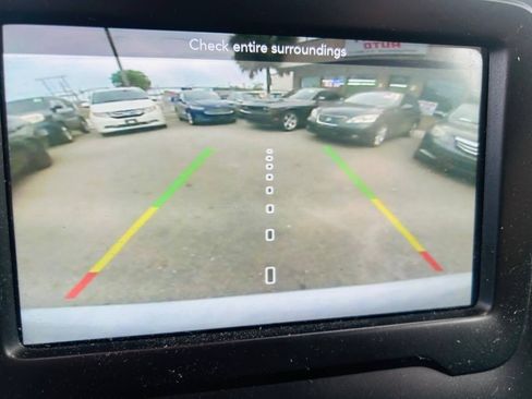 Used 2020 Jeep Renegade Latitude FWD image 14