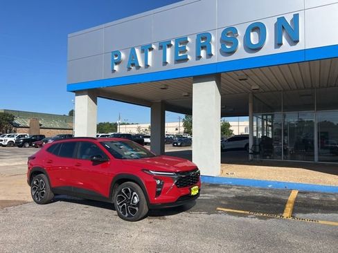 New 2026 Chevrolet Trax RS FWD image 2