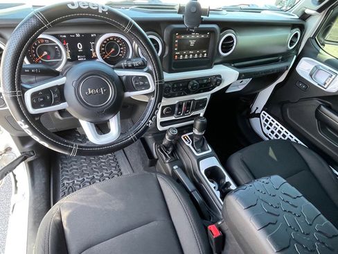 Used 2019 Jeep Wrangler Sport image 12