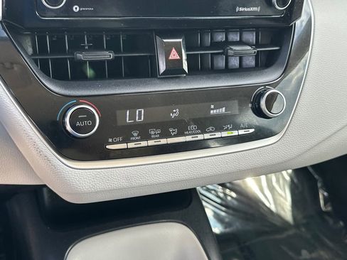 Used 2021 Toyota Corolla LE FWD image 24