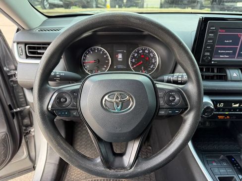 Used 2022 Toyota RAV4 XLE FWD image 14