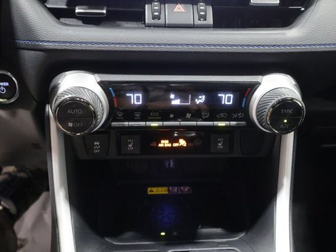 Used 2025 Toyota RAV4 XSE w/ Advanced Technology Package AWD/4WD image 29