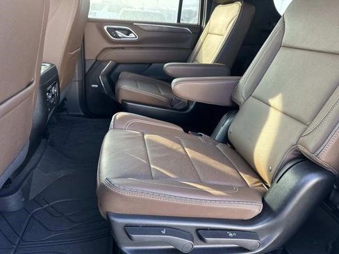 Certified 2024 Chevrolet Suburban High Country image 11