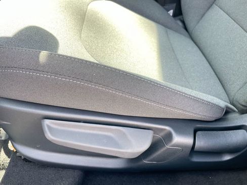 Used 2025 Kia K4 LX image 40