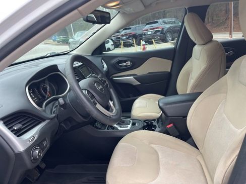 Used 2018 Jeep Cherokee Latitude image 7