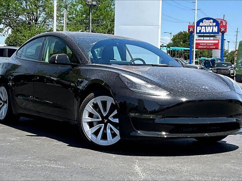 Used 2023 Tesla Model 3 Standard Range image 2