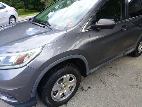 Used 2015 Honda CR-V LX image 2