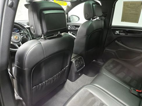 Used 2018 Porsche Macan image 33