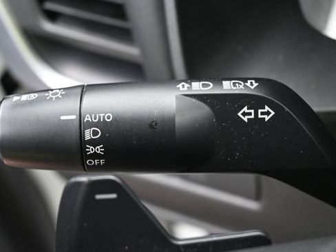 Used 2024 Nissan Rogue S AWD/4WD image 19
