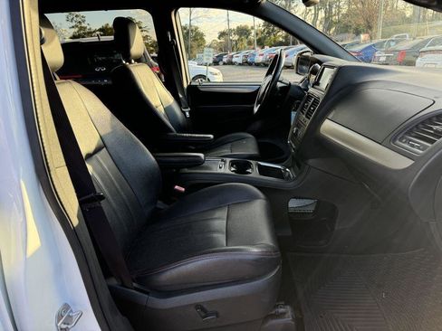 Used 2019 Dodge Grand Caravan GT image 16