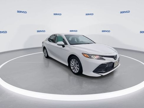 Used 2020 Toyota Camry LE image 2