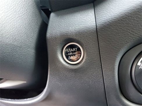 Used 2024 Nissan Frontier SL w/ Technology Package image 26