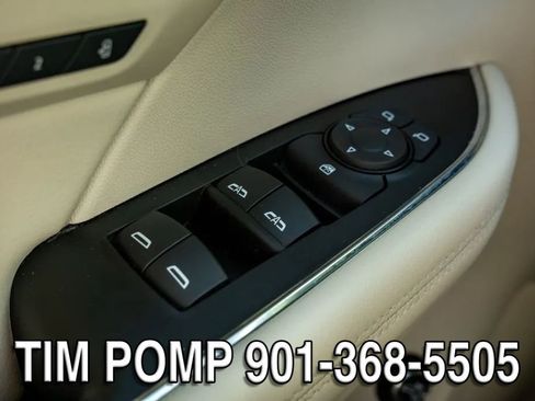 Used 2022 Buick Envision Essence w/ Technology Package I FWD image 26