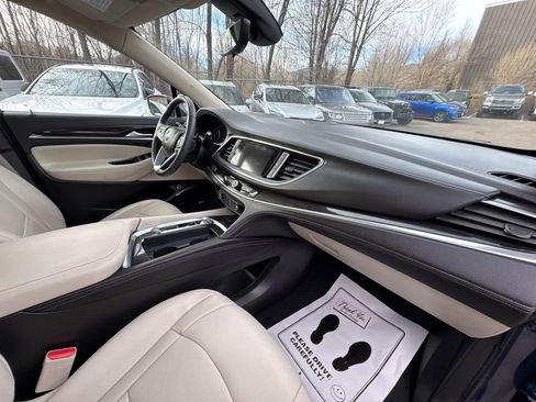 Used 2022 Buick Enclave Premium w/ Experience Buick Package image 9
