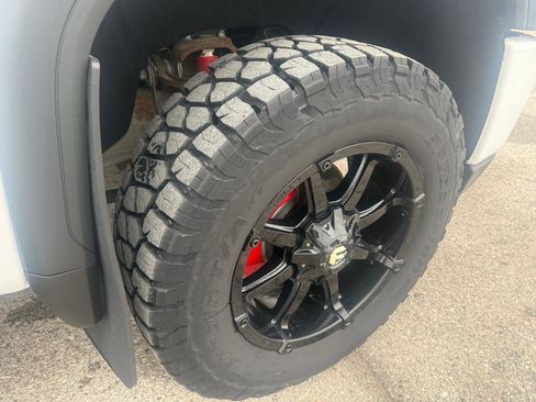 Used 2020 GMC Sierra 2500 AT4 w/ AT4 Premium Package image 10