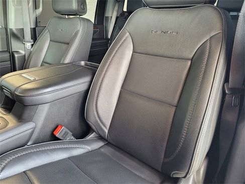 Used 2025 GMC Sierra 2500 Denali w/ Denali Reserve Package image 20