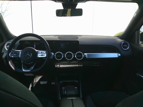 Used 2023 Mercedes-Benz GLB 250 image 29