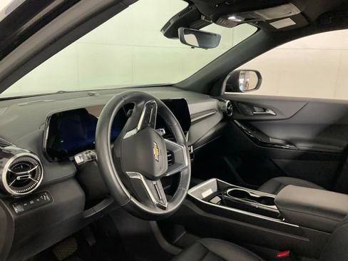 Used 2025 Chevrolet Equinox LT w/ Convenience Package II AWD/4WD image 16