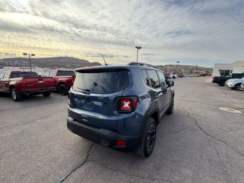 Certified 2023 Jeep Renegade Latitude image 5