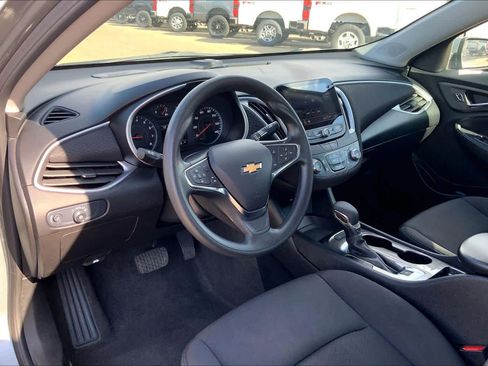 Used 2025 Chevrolet Malibu LS image 18