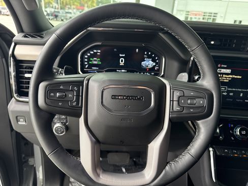 Used 2025 GMC Sierra 1500 Denali w/ Denali Reserve Package AWD/4WD image 19